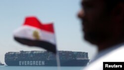 Brod Ever Given, jedan od najvećih brodoba za prijevoz spremnika, napušta Sueski kanal (11. juli 2021.)