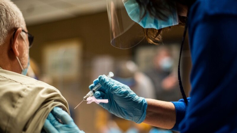Од јануари задолжителна вакцина или тест за ковид во компаниите во САД