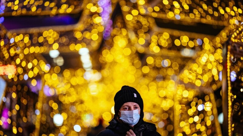 Autoritățile din întreaga lume avertizează împotriva adunărilor de Crăciun și de Anul Nou din cauza pandemiei