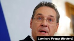 Heinz-Christian Strache, az FPÖ korábbi vezetője még alkancellárként 2019. május 18-án Bécsben