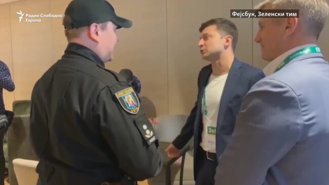 Зеленски казнет затоа што го покажа гласачкото ливче