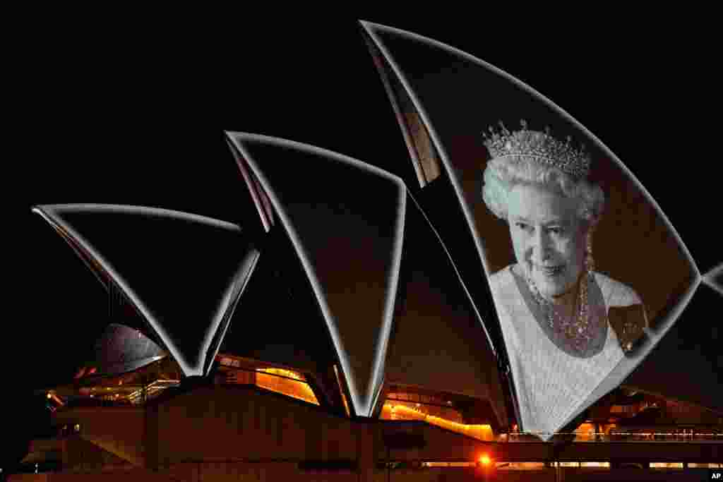 În noaptea de după moartea Reginei, portretul său a fost proiectat pe Opera din Sydney. Australia este țară membră fondatoare a Commonwealth, formată din&nbsp;54&nbsp;de țări, aproape toate foste teritorii ale Imperiului Britanic. &nbsp; 