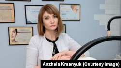 Анжела Краснюк у салоні краси в Запоріжжі