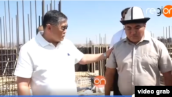 Камчыбек Ташиев менен Жайнак Немат уулу. Архив.