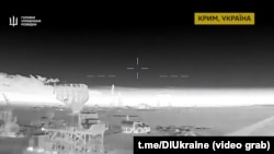 Уничтожение в аннексированном Крыму аэродромного обзорного радиолокатора «АОРЛ-1АС» в ночь с 1 на 2 ноября 2025 года. Скриншот кадра видео ГУР