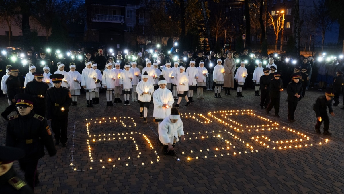 Архівна світлина. Акція пам'яті за 659 українськими дітьми, які були вбиті внаслідок масштабної війни Росії проти України, Київ, 20 листопада 2024 року. Тим часом Росія продовжує ширити неправдиві наративи про нібито вилучення дитячих органів в Україні