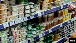 Продукция Danone на полках российского супермаркета, август 2014 года