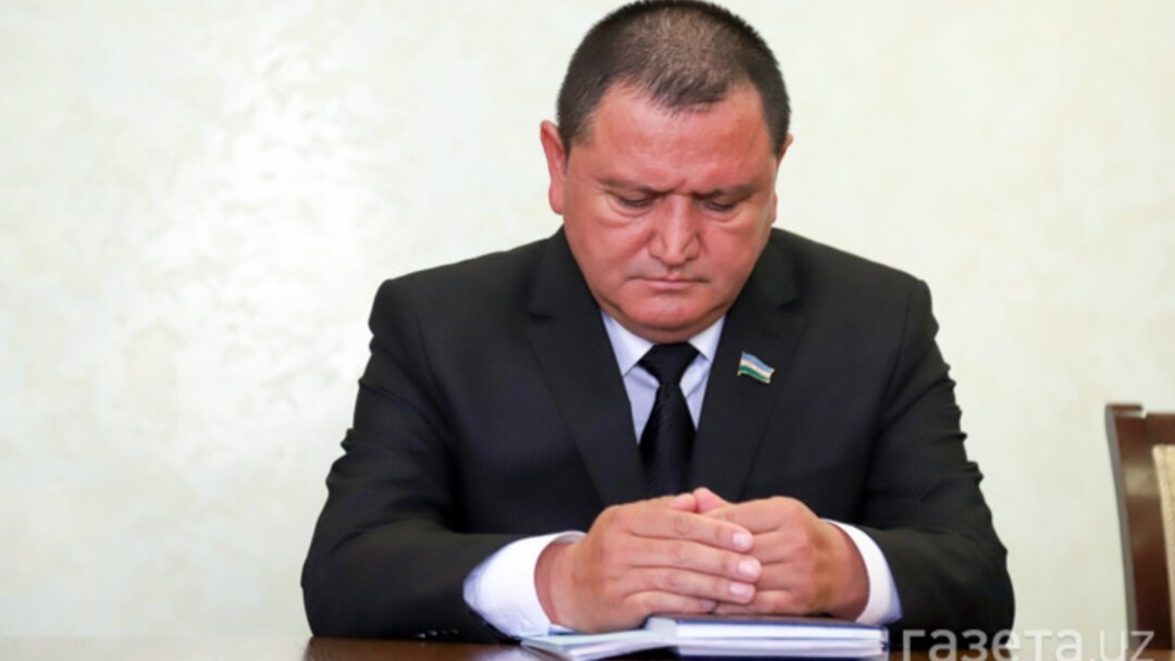 Erotik axlat filmlar onlayn Chuqur tomoqni qanday oynash kerak