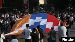 Տեղահանված արցախցիների բողոքի ցույցը Երևանում, արխիվ