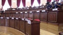 ՔՊ-ականները Գյումրիի ավագանու նիստը բոյկոտում, բայց ակտիվ ստատուսներ են գրում 