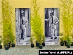 Портреты Пазолини украшают вход в синематеку Болоньи