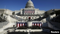 Капитолийдин алдында салтанатка даярдык кызуу жүрүүдө, 20.01.2013  