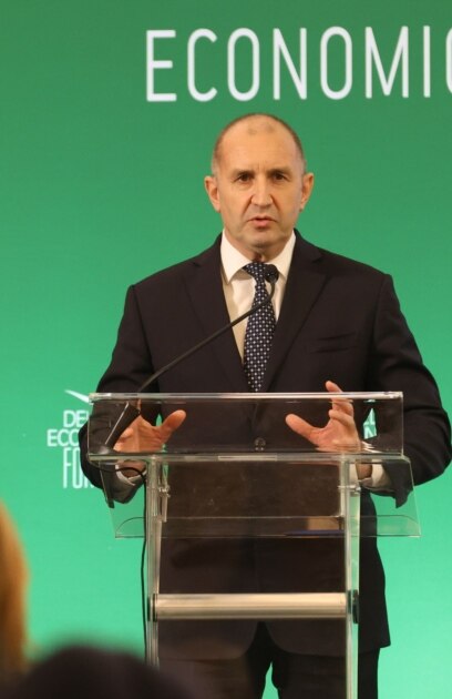 Румен Радев вижда негативи от присъединяването на България към еврозоната