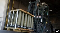 Пропозиція, яка завойовує все більше довіри, полягає в тому, щоб закупити більше американських систем, а потім відправити цю зброю в Україну