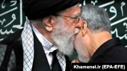 دیده‌بوسی علی خامنه‌ای با قاسم سلیمانی، آذر ۱۳۹۶