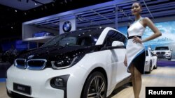 Model BMW-a na sajmu automobila u Frankfurtu, fotoarhiv