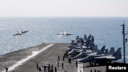 Ամերիկյան ռազմական օդանավերը թռիչք են կատարում «Աբրահամ Լինքոլն» ավիակրից, մարտ, 2026թ.