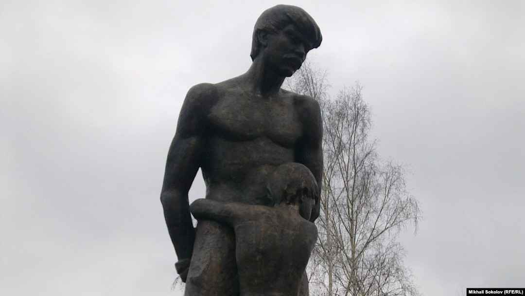 A Russian monument to the victims of the Norilsk Corrective Labor Camp, or Gulag, which was the site of a major uprising in 1953. (file photo) 