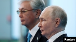 Ресей президенті Владимир Путин мен Қазақстан президенті Қасым-Жомарт Тоқаев Ресей-Қазақстан XXII өңіраралық ынтымақтастық форумына қатысты. Омбы, Ресей. 25 шілде 2026 жыл.