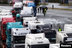 Vozači kamiona u protestu na prelazu Đevđelija na granici Severne Makedonije s Grčkom, 27. januar 2026.