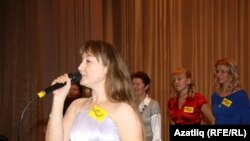 Албина Мәхмүтова бәйгедә чыгыш ясый