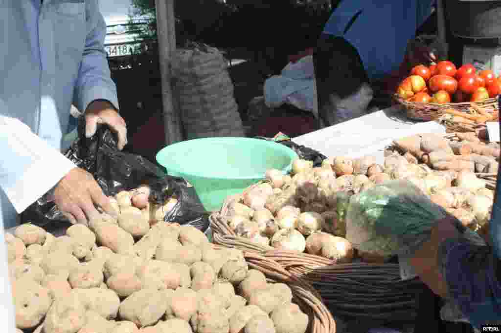 Дар орзуи арзонӣ #44