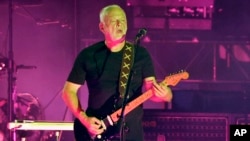 Pink Floyd тобунун вокалисти жана гитаристи Дэвид Гилмор.
