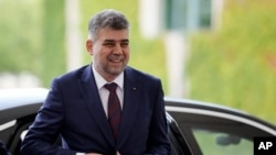 Premierul României, Marcel Ciolacu, se întâlnește cu oficiali europeni, pe care va încerca să îi convingă să fie de acord cu măsurile guvernului de reducere a deficitului bugetar.