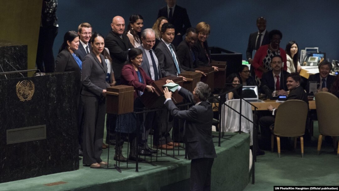 A delegate casts his country’s ballot during the General Assembly’s election of 15 members to the UN Human Rights Council in New York on October 16.