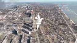 Drónfelvétel a romokban álló Mariupolról