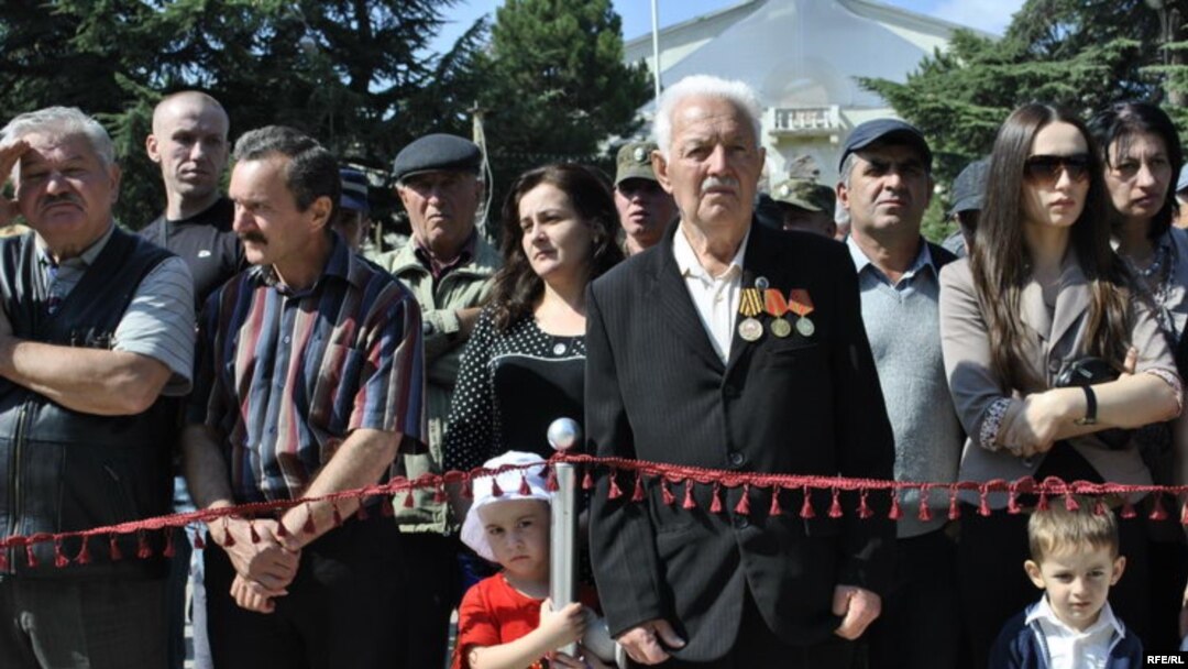После смены власти в 2012 году граждане буквально завалили жалобами Генпрокуратуру в надежде, что новая власть восстановит их нарушенные права