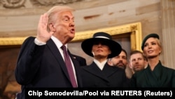 Trump a devenit luni, 20 ianuarie, al 47-lea președinte al Statelor Unite. La ceremonia de învestire, acesta a fost însoțit de Melania Trump, Ivanka Trump, Donald Trump Jr. și Eric Trump.