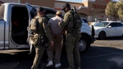 Задержание мигранта сотрудниками Иммиграционной и таможенной службы США (ICE), 26 января 2025 года