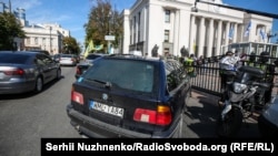 Під час протесту власників авто на єврономерах під стінами Верховної Ради, Київ, 2 вересня 2020 року