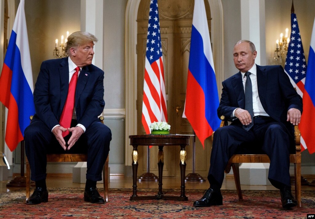 Trumpi dhe Putini para një takimi në Helsinki, më 16 korrik 2018.
