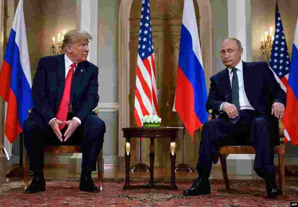 Trump i Putin fotografisani prije sastanka u Helsinkiju 16. jula 2018. godine.