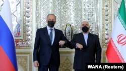 Ruski šef diplomatije Sergej Lavrov sa iranskim kolegom Mohamadom Džavadom Zarifom u Teheranu 13. aprila 2021. 