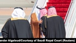 Saudijski princ dočekuje katarskog emira