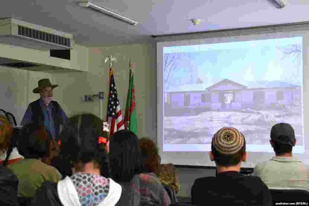 ABŞ-nyň kowbo&yacute;larynyň durmuşy bilen tanyşdyr&yacute;an duşuşyk. Aşgabat