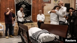 مراسم خاکسپاری یکی از قربانیان حمله مسلحانه روز دوشنبه در اسرائیل