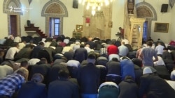 Worshippers Throng Pristina's Historic Mosque For Holiday Prayers