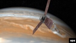 NASA-nın "Juno" kosmik aparatı Yupiter üzərində