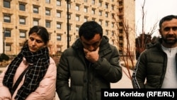 მთავრობის ადმინისტრაციასთან შეკრებილი მშობლები, 13 თებერვალი, 2026 წელი