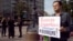 На пикете в 49-й день рождения Михаила Ходорковского в Москве