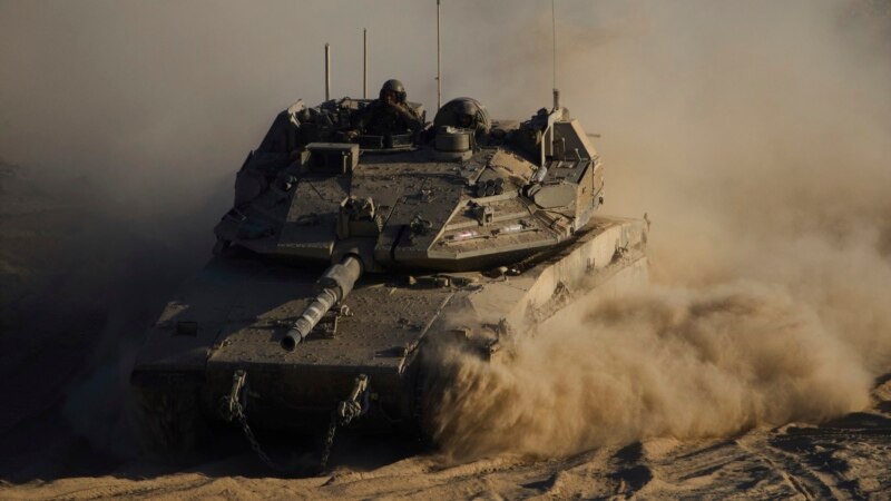 V izraelskih napadih v Gazi ubitih 19 ljudi