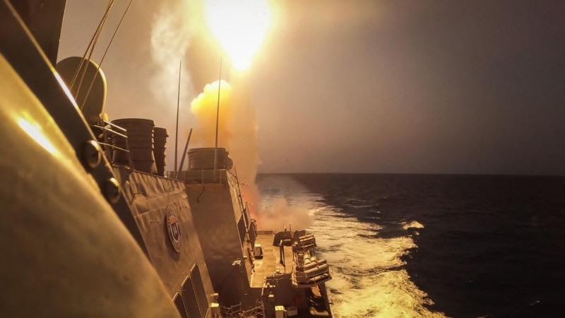 سنتکام: حوثی‌های مورد حمایت ایران ۶ موشک دیگر به سمت کشتی‌ها شلیک کردند