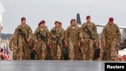 Извештаите сугерираат дека познатата американска 82-ра воздушно-десантна дивизија се подготвува за потенцијално распоредување на Блискиот Исток.