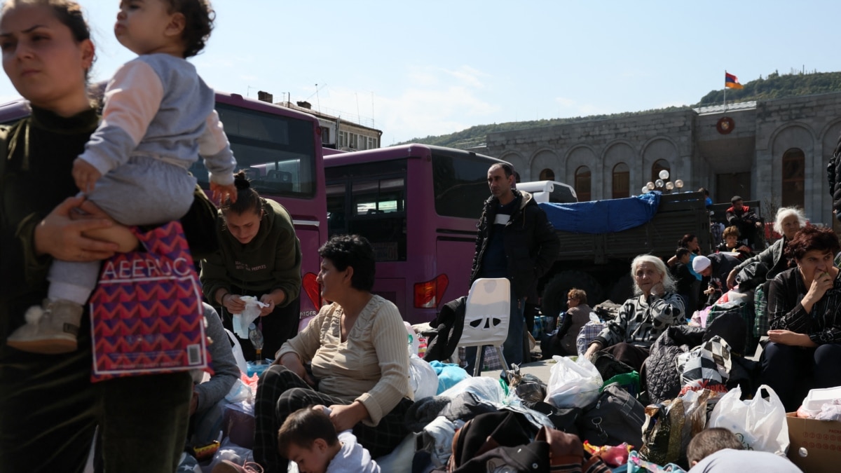 Над 100 000 са вече бежанците, които са напуснали района