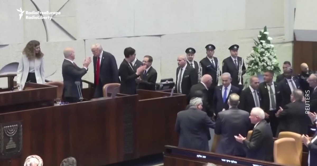 Pussy Riot-тің мұражайда жыныстық қатынасқа түскені туралы толық, цензурасыз бейнені қараңыз.