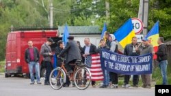 La Sculeni la 3 mai 2016